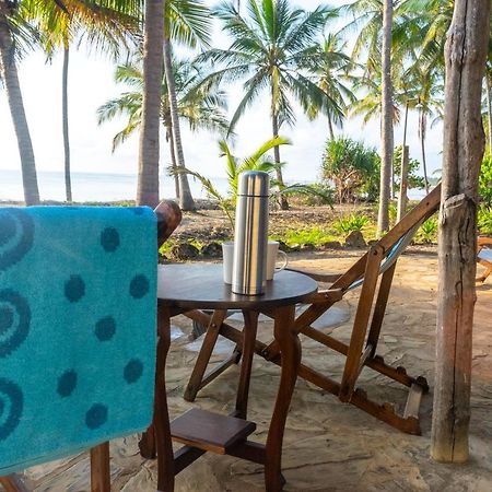 Hibiscus Beach House Pangani Exterior photo