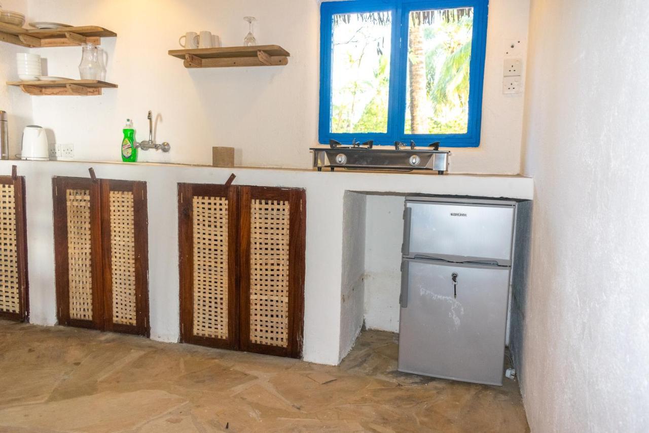 Hibiscus Beach House Pangani Exterior photo
