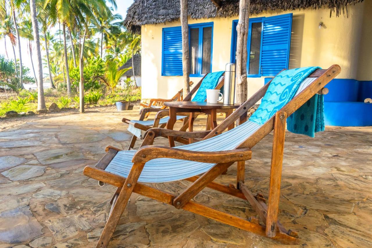 Hibiscus Beach House Pangani Exterior photo