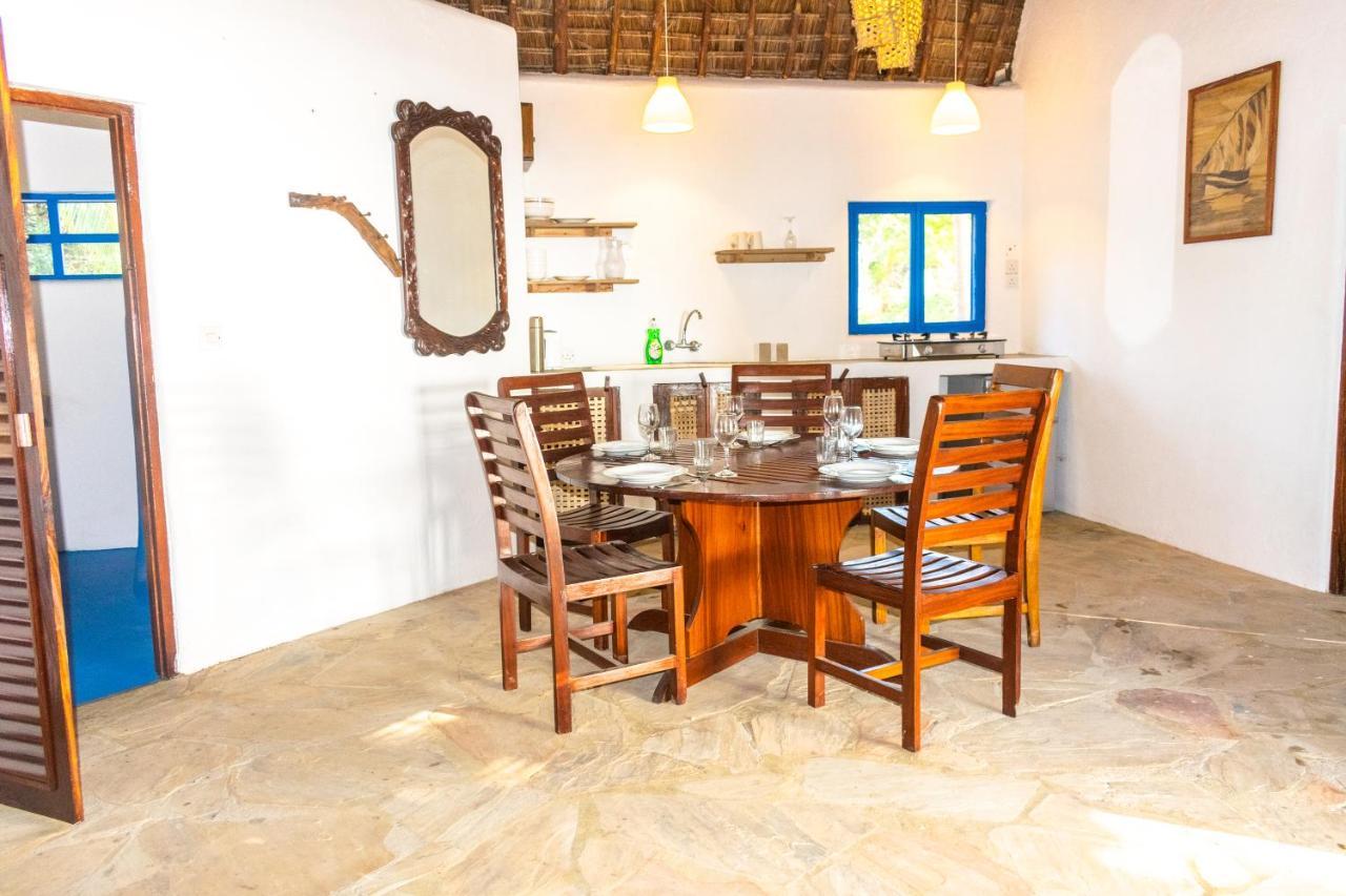 Hibiscus Beach House Pangani Exterior photo