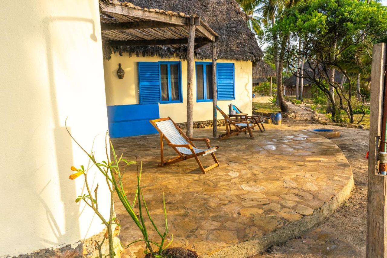Hibiscus Beach House Pangani Exterior photo