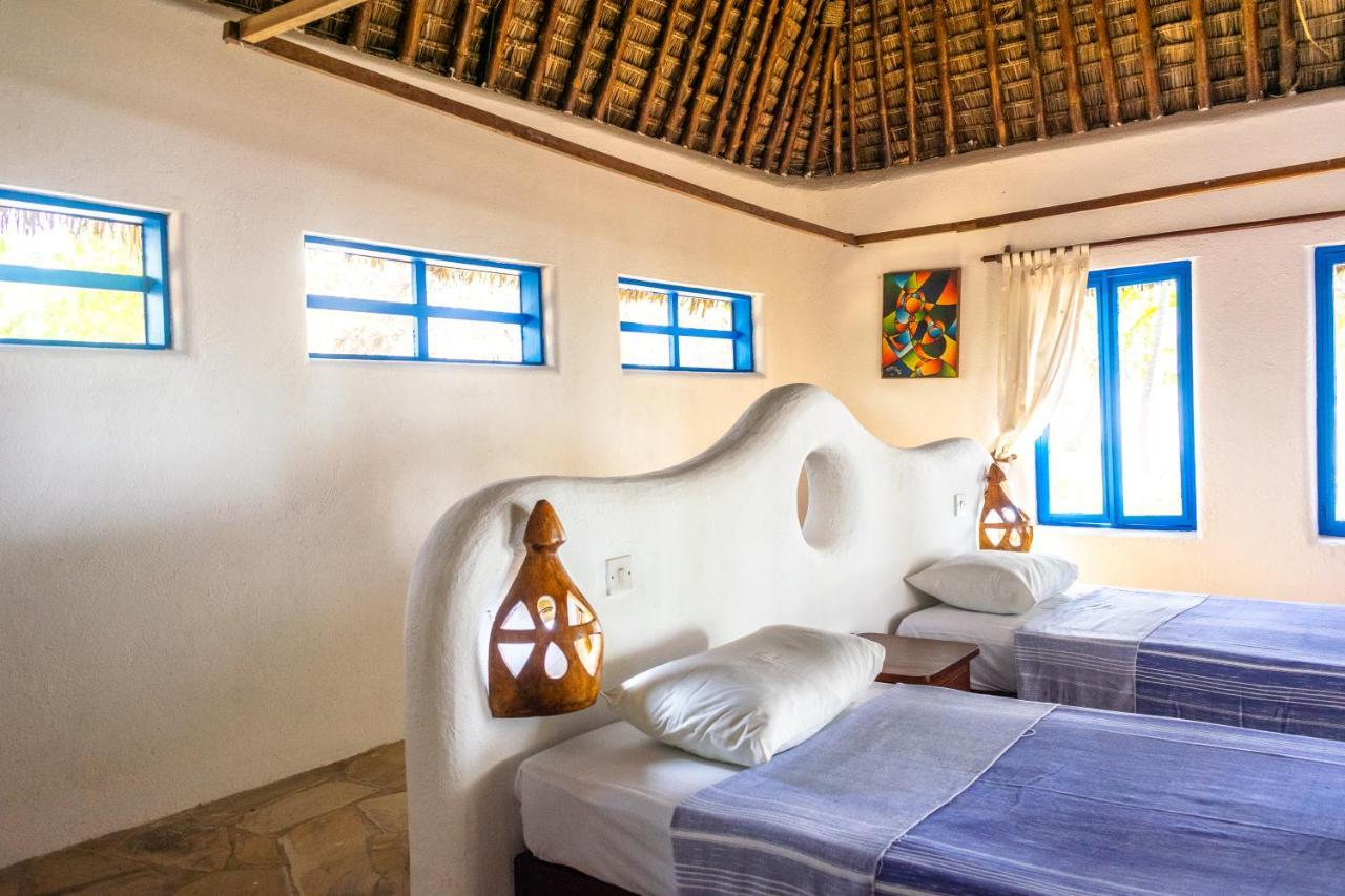 Hibiscus Beach House Pangani Exterior photo