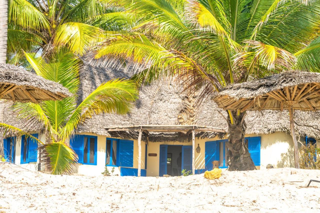 Hibiscus Beach House Pangani Exterior photo